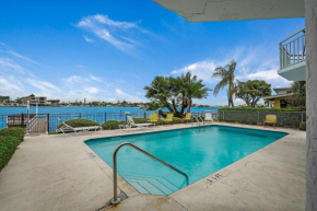 OPEN - Waterfront - Pool/Walk to Beach/Dining/Shops
